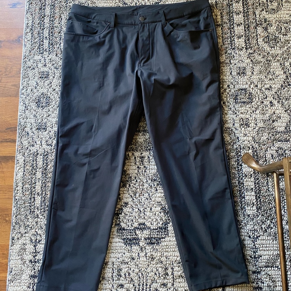 LuLu Lemon Men’s ABC pants - 38x30 - hardly worn